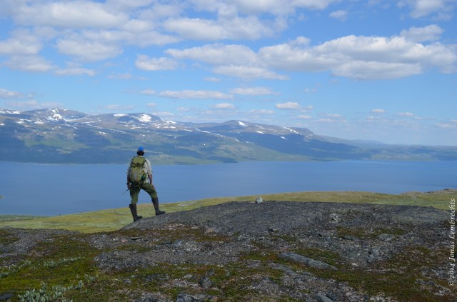 Hiking towards the plot
